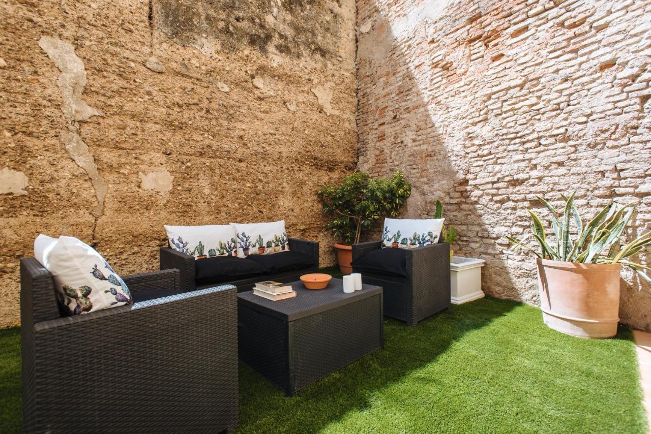 Apartment Sol With Garden Sevilla